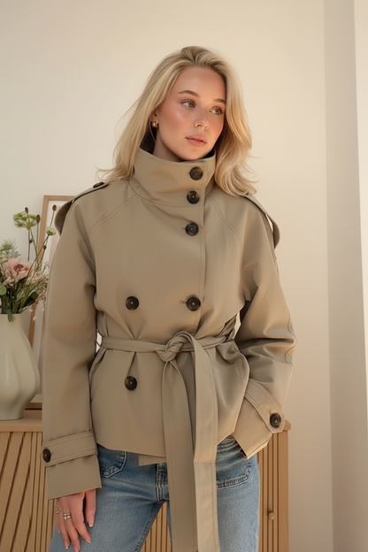 Damen-Polyesterjacke mit doppelreihiger Knopfleiste und Stehkragen